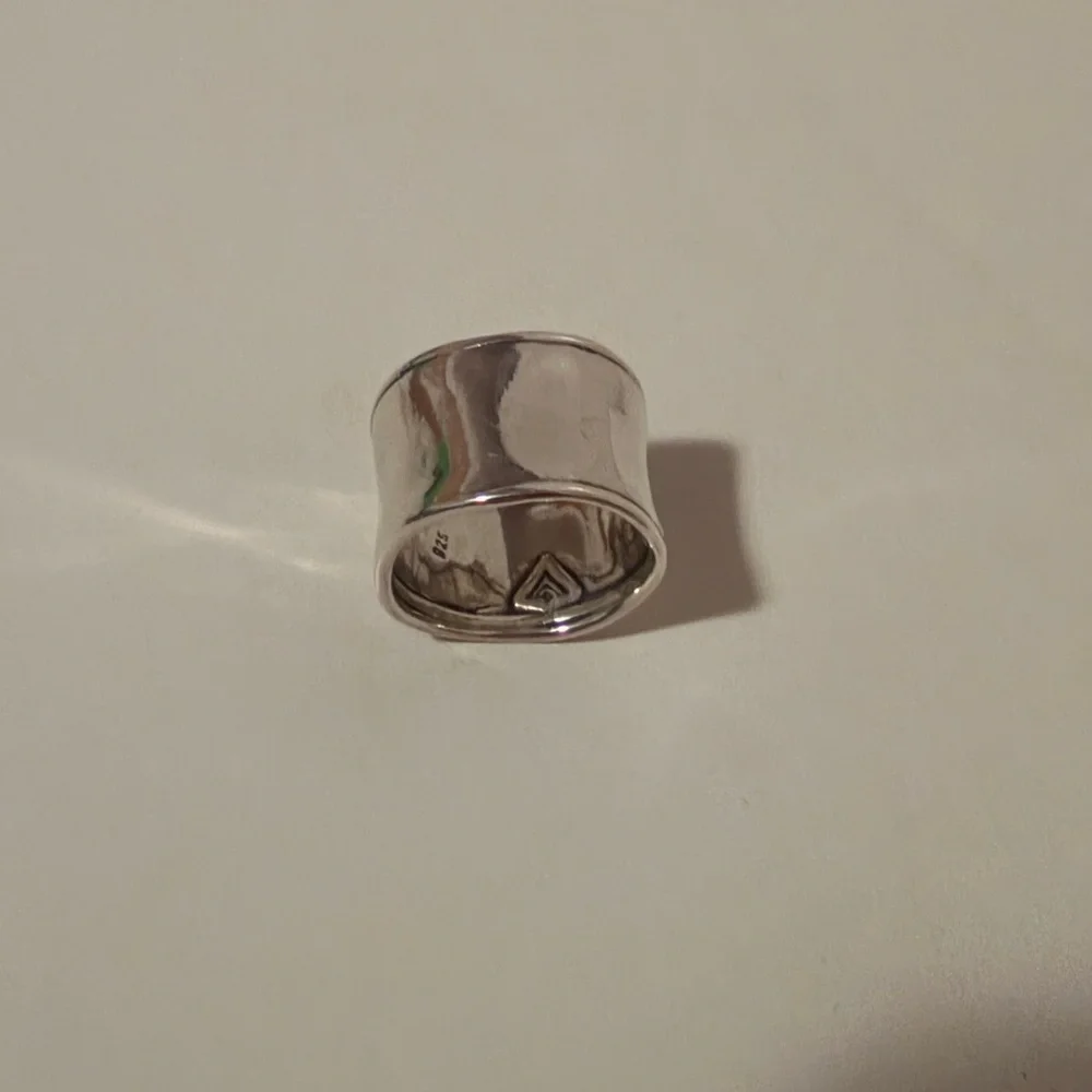 Silpada .925 Sterling Silver Hammered Cuff Ring, Size 8 - Picture 5 of 5